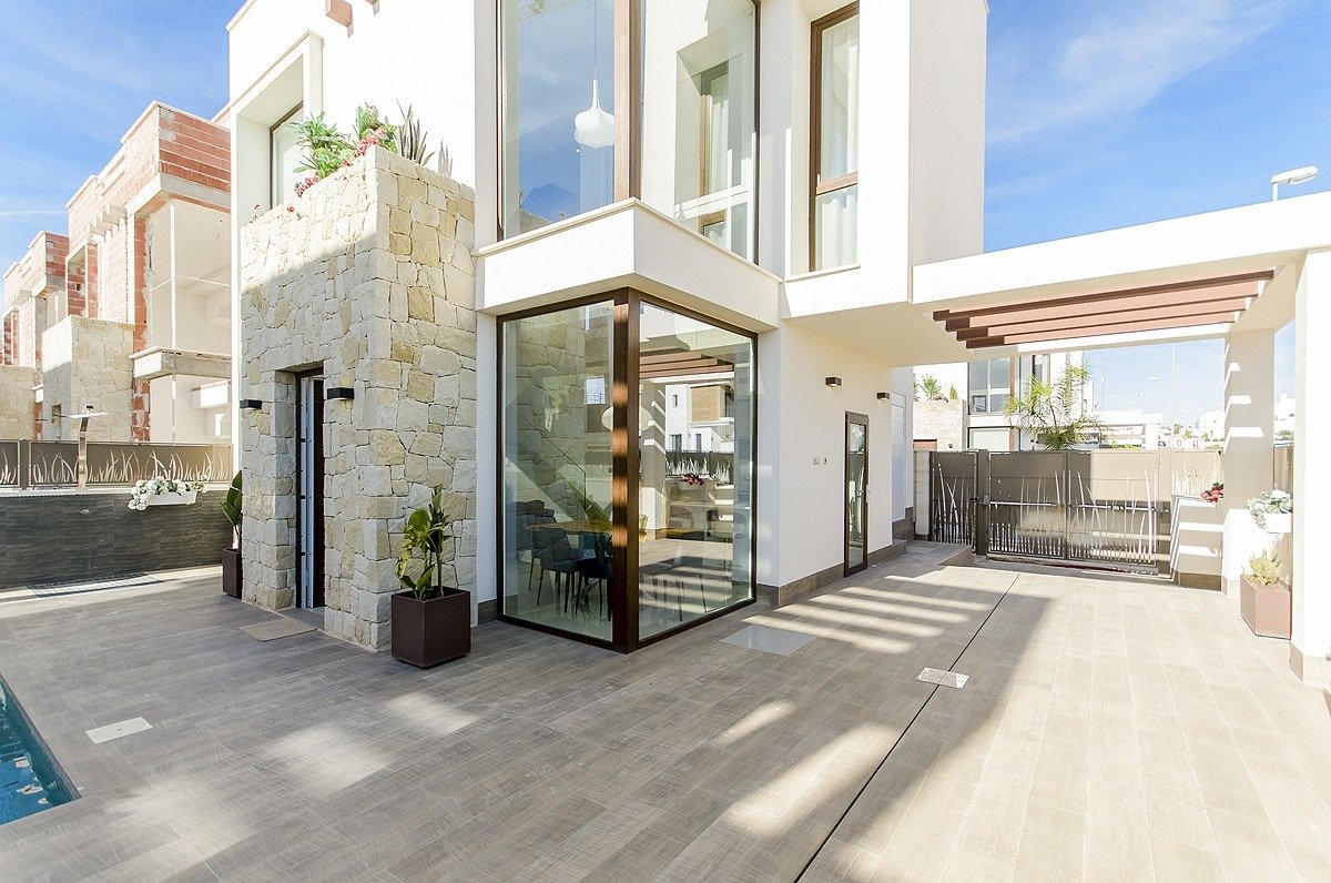 Neu Gebaute Villa in Playa Honda — photograph 2