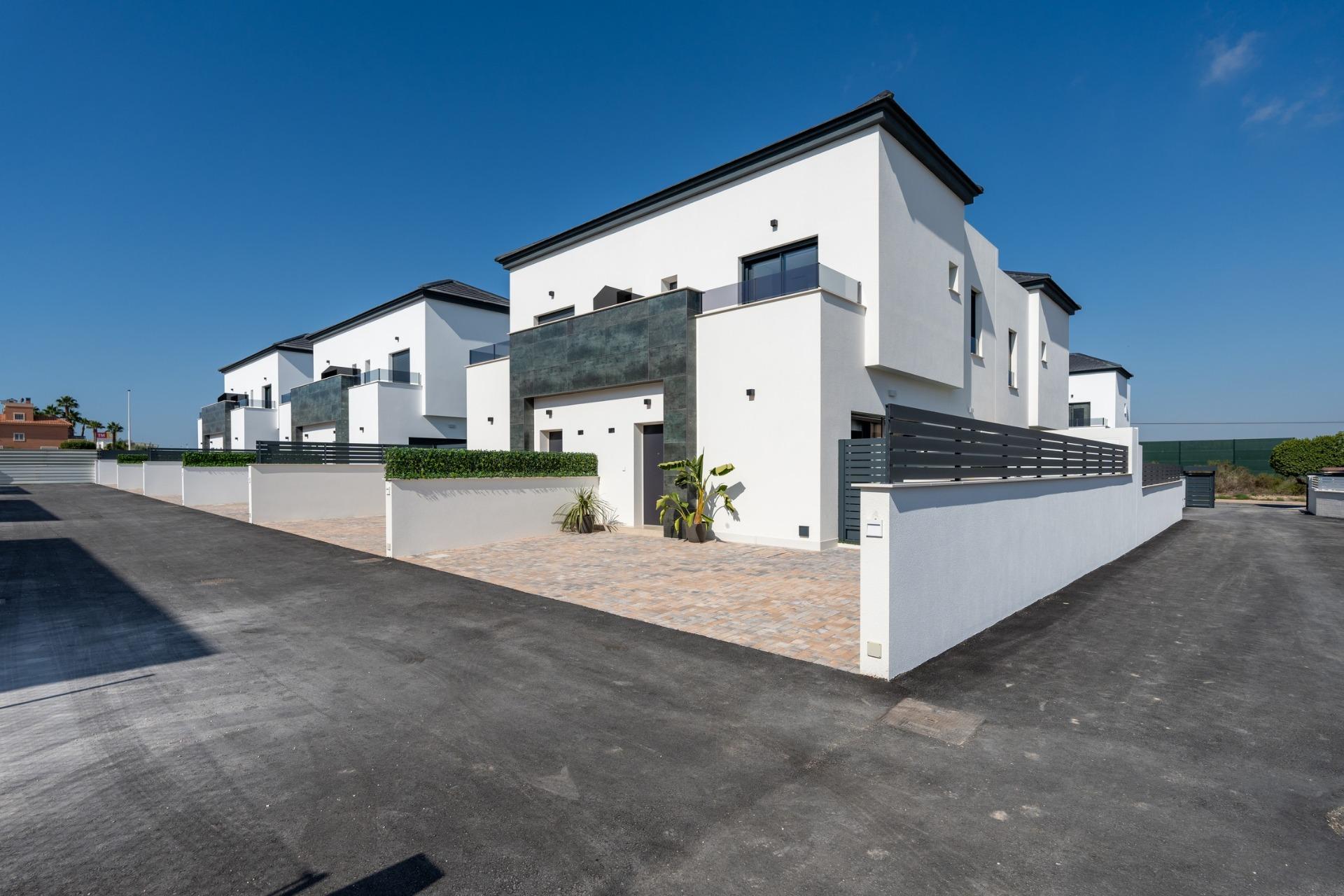New Build Townhouses and Quads in Gran Alacant Near the Beach — Gran Alacant
