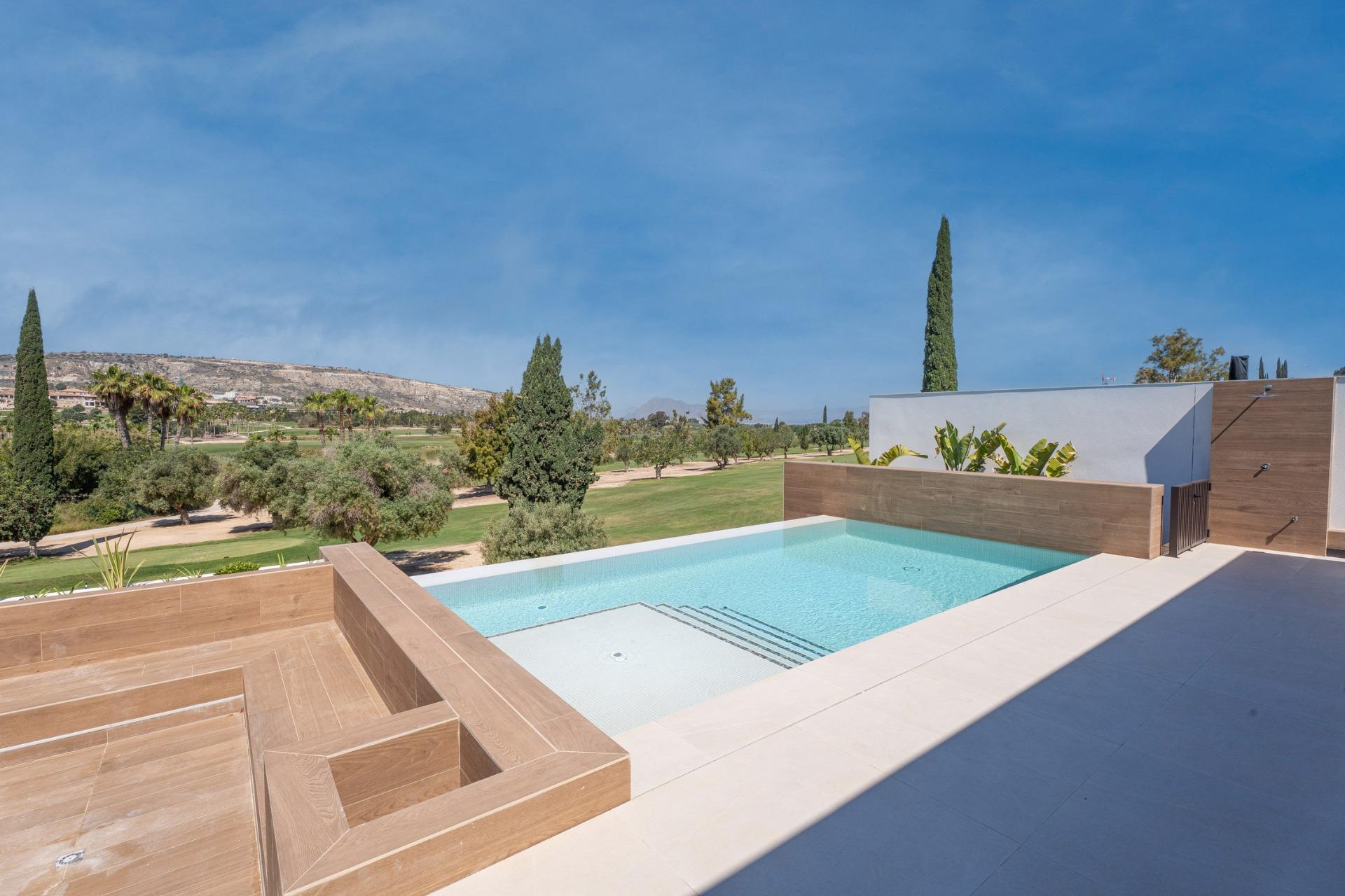 Exclusive, newly built villas on the golf course front line at La Finca Golf Resort — Algorfa