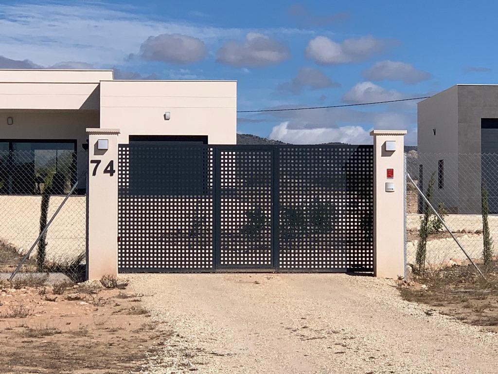 Neu Gebaute Villen in Pinoso — photograph 5