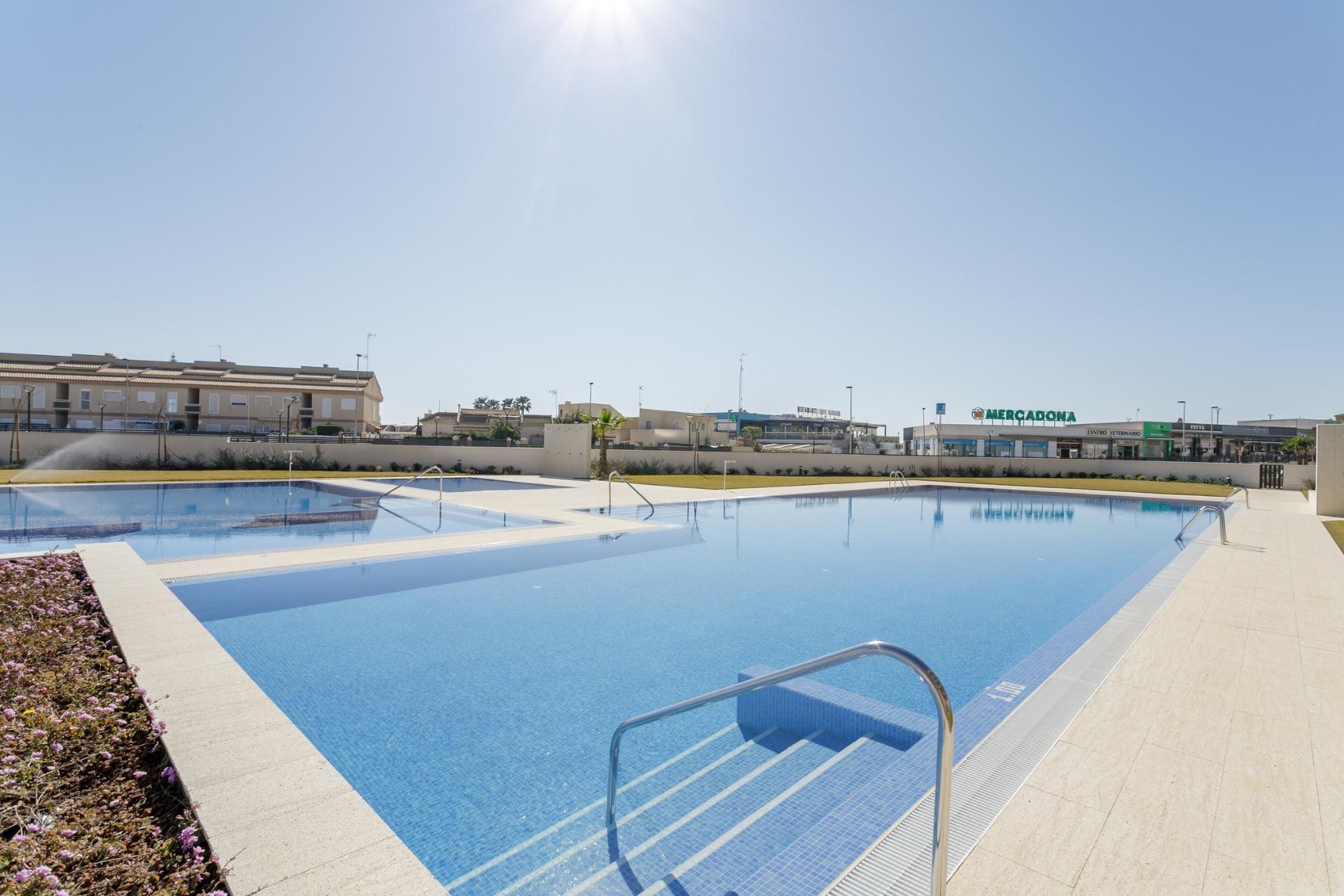 Nowy Budynek Gated Urbanizacji W Torrevieja Tylko 700m Od Plaży — photograph 4
