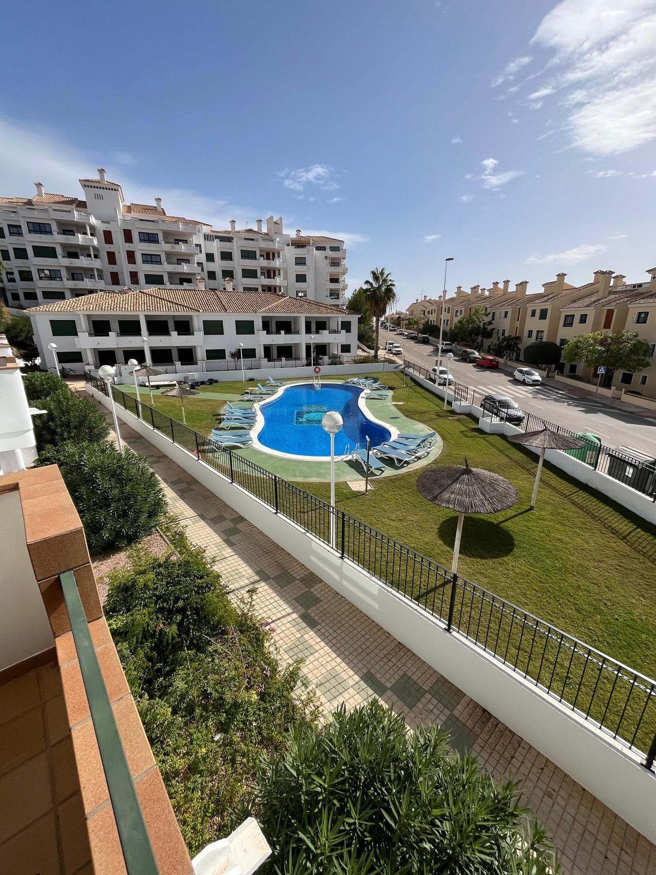 Kant-en-klare appartementen te koop in Lomas de Campoamor, Orihuela Costa — photograph 4
