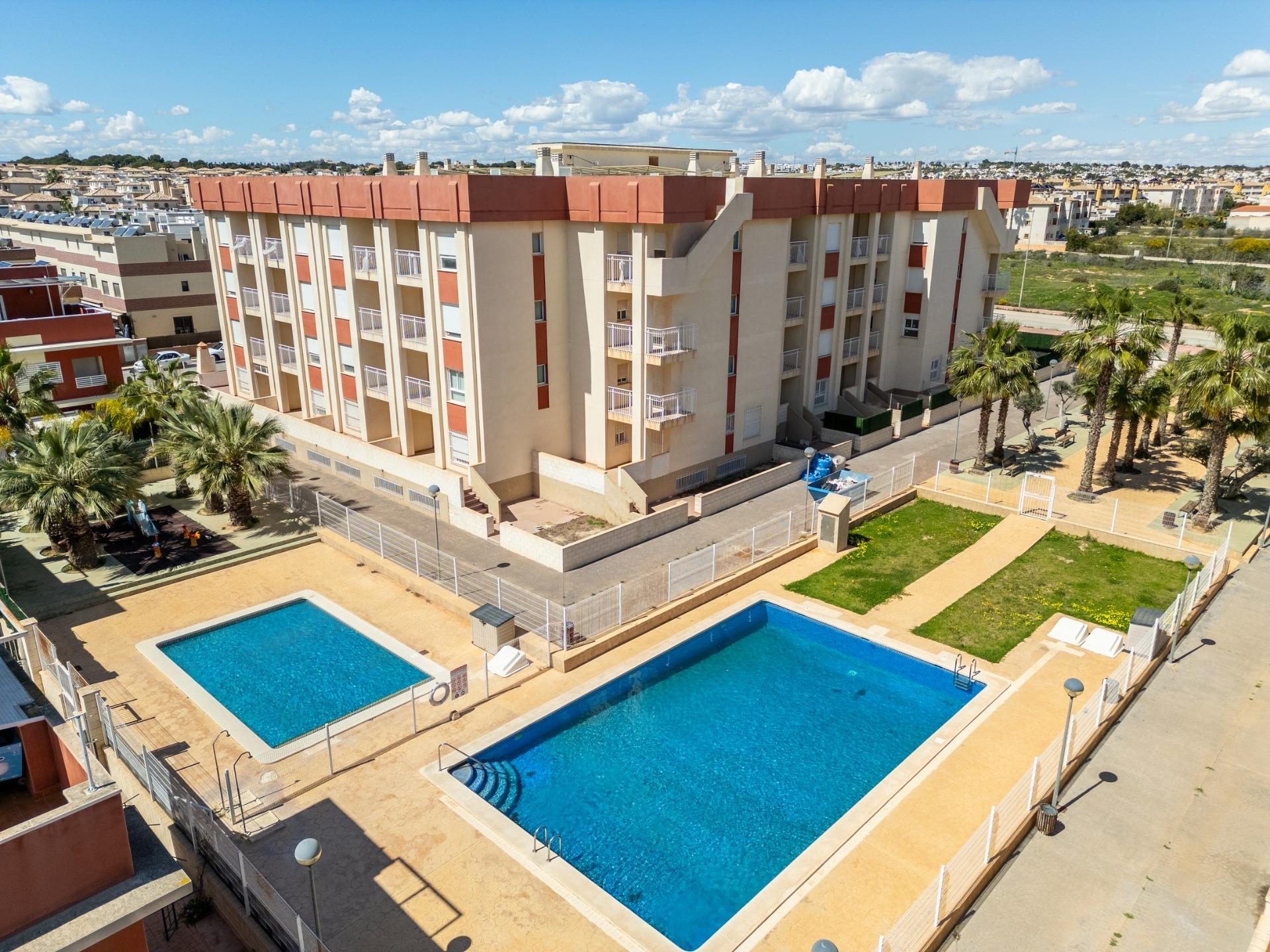 Sanierte Wohnanlage in Lomas de Cabo Roig - Renovierte Wohnungen — photograph 2