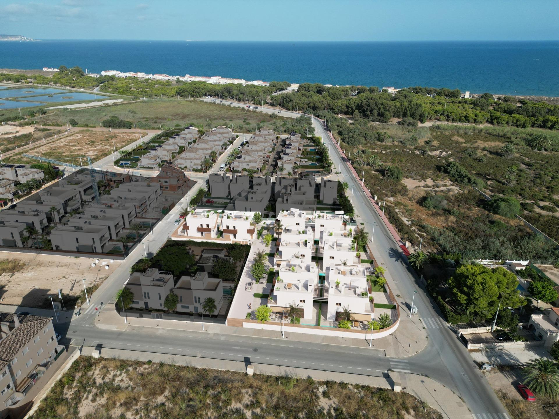 Nieuwe halfvrijstaande villa's aan zee in La Marina - El Pinet Beach — photograph 2