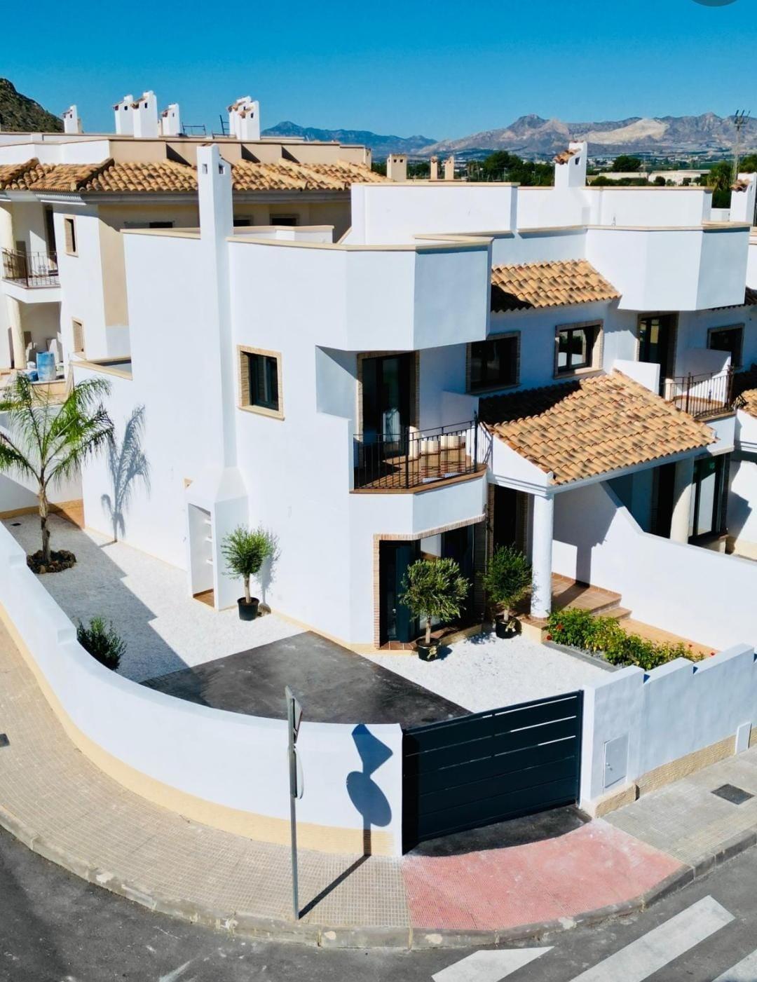 New Bungalows and Townhouses in Cox, Alicante — Cox