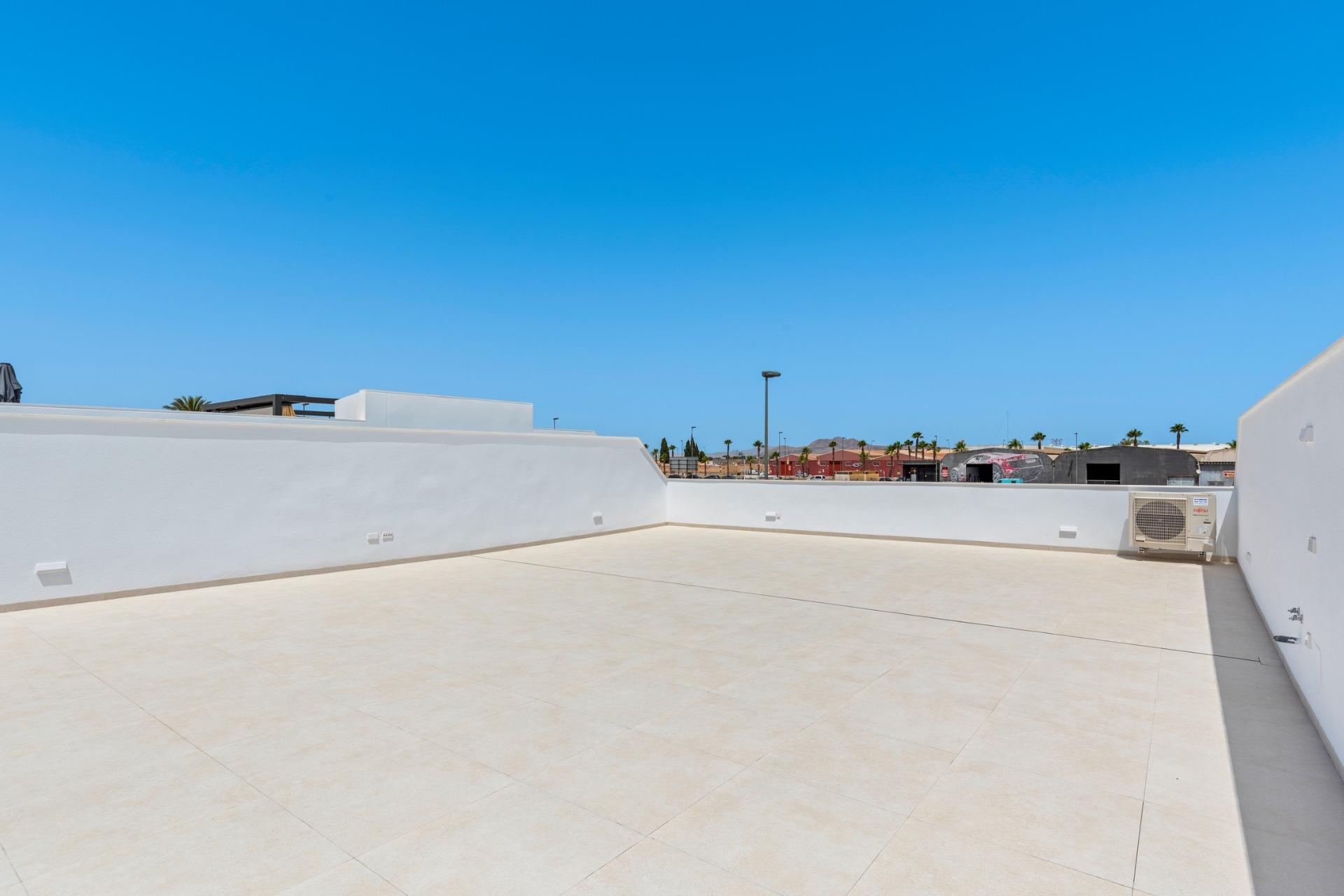 Neubau-Villen in der Nähe von Serena Golf in Los Alcazares — photograph 6