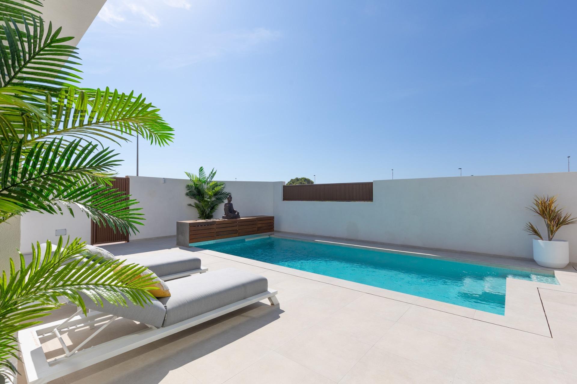 Villas de nueva construcción con piscina privada cerca de La Serena Golf en Los Alcázares — photograph 2