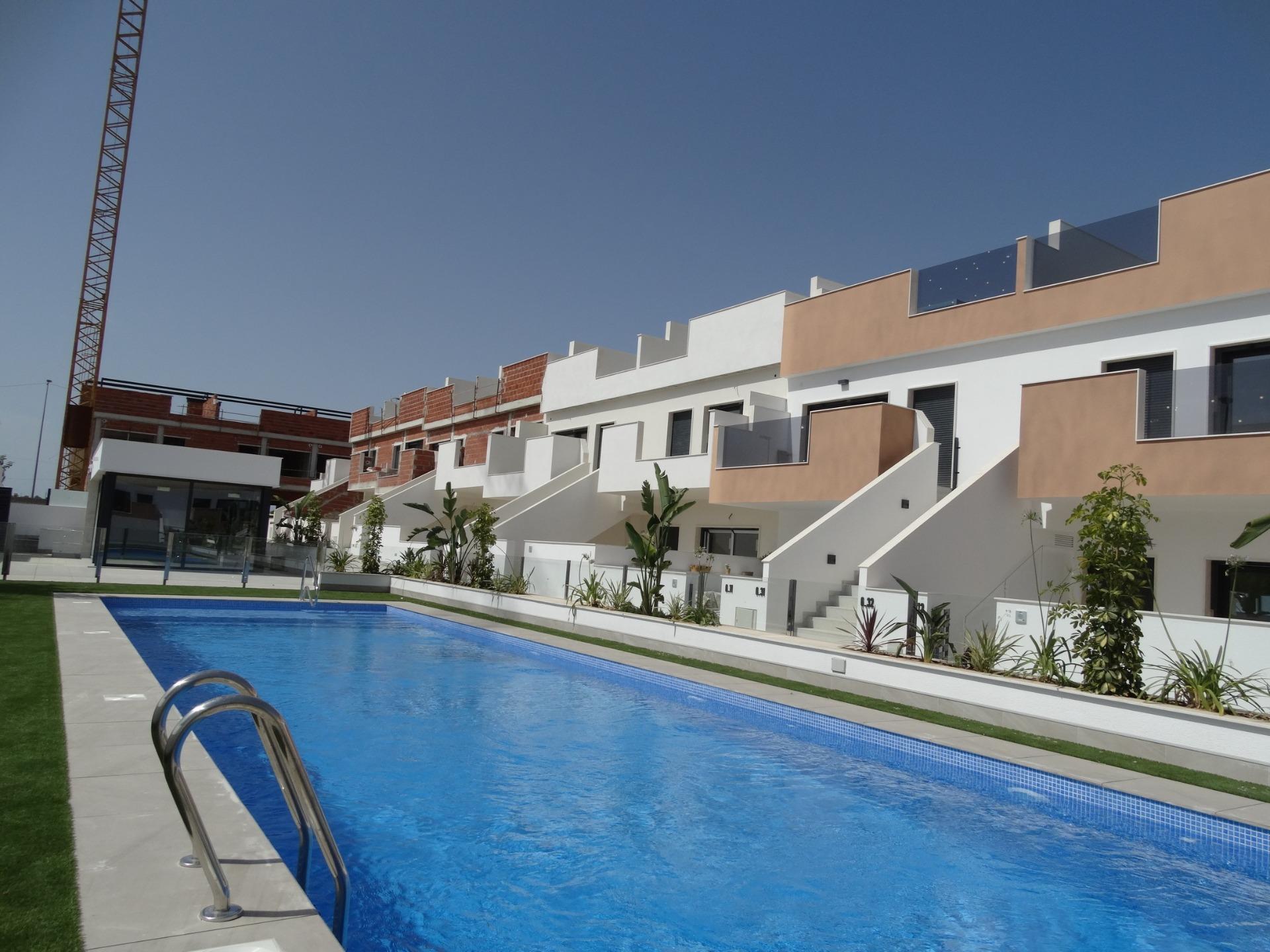 Moderne Bungalows aus Neubau zum Verkauf in Pilar de la Horadada — photograph 3