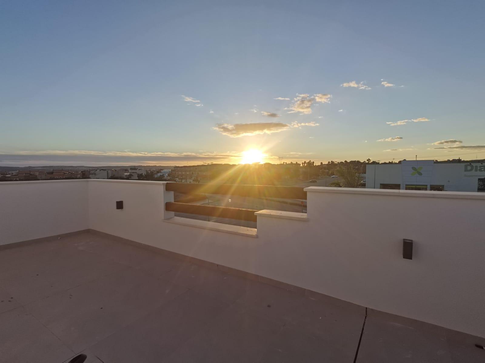 Residencial De Obra Nueva De Villas En Los Montesinos — photograph 2