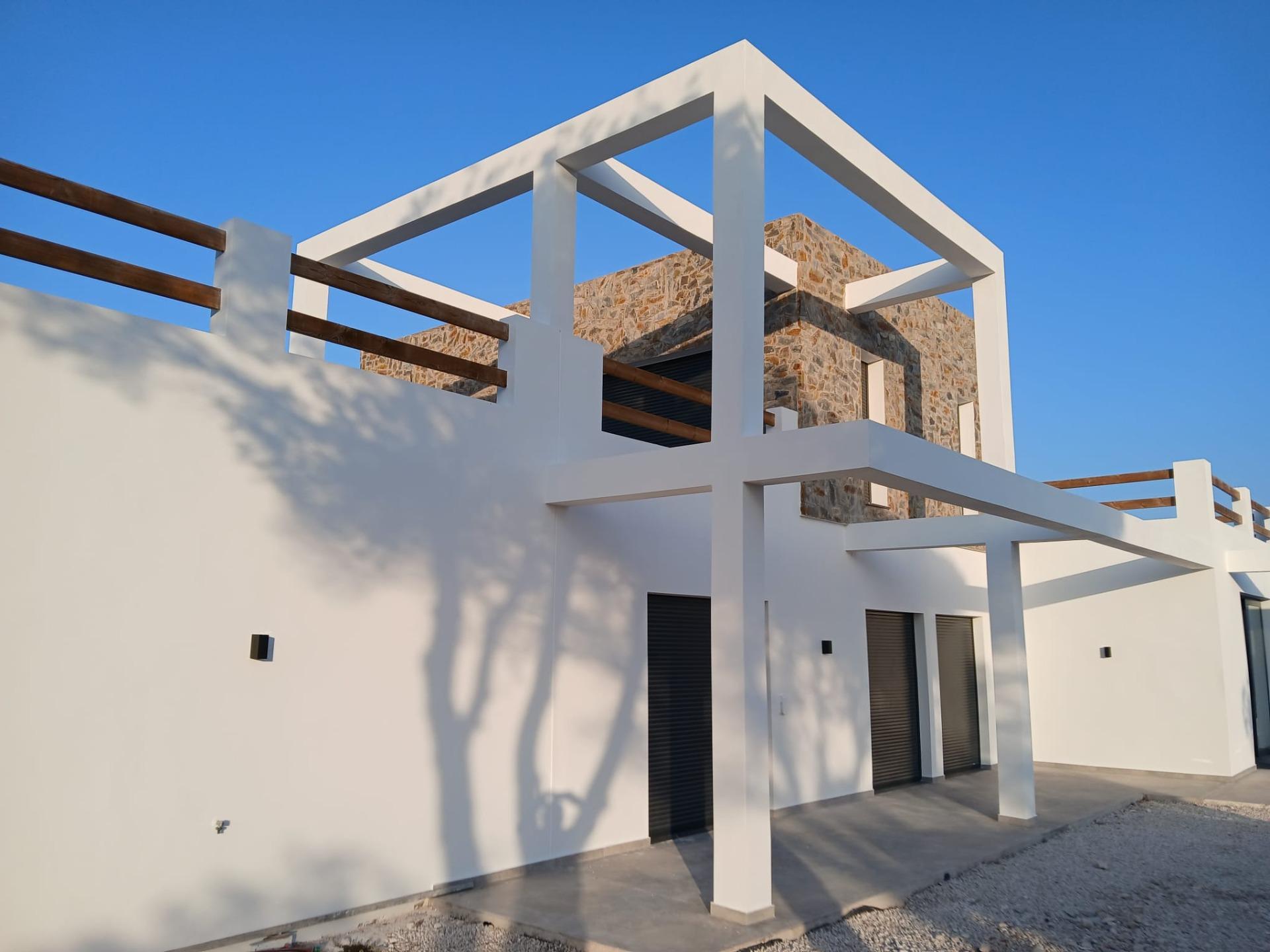 Op maat gebouwde nieuwe villa’s in Pinoso (Alicante): ruime woningen in een natuurlijke omgeving — photograph 2