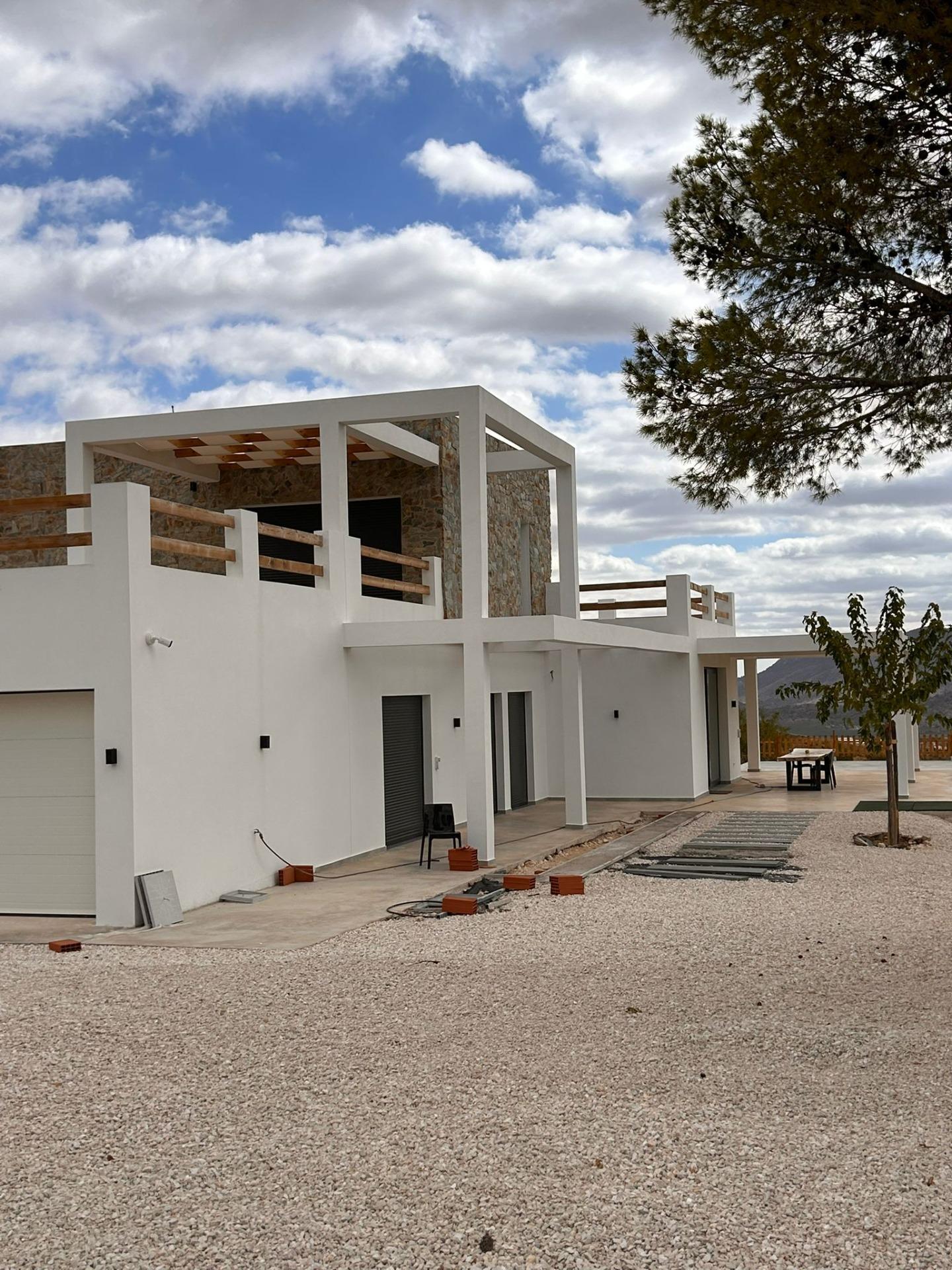Op maat gebouwde nieuwe villa’s in Pinoso (Alicante): ruime woningen in een natuurlijke omgeving — photograph 3