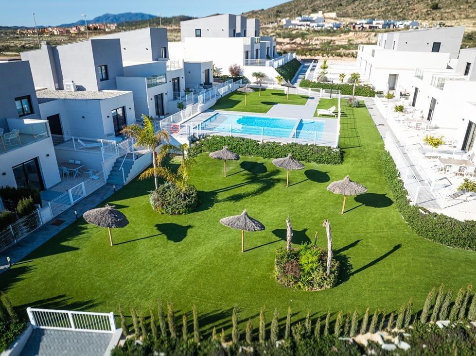 Adosados y villas adosadas de nueva construcción, listas para entrar a vivir, en Altaona Golf Resort, Murcia — photograph 6