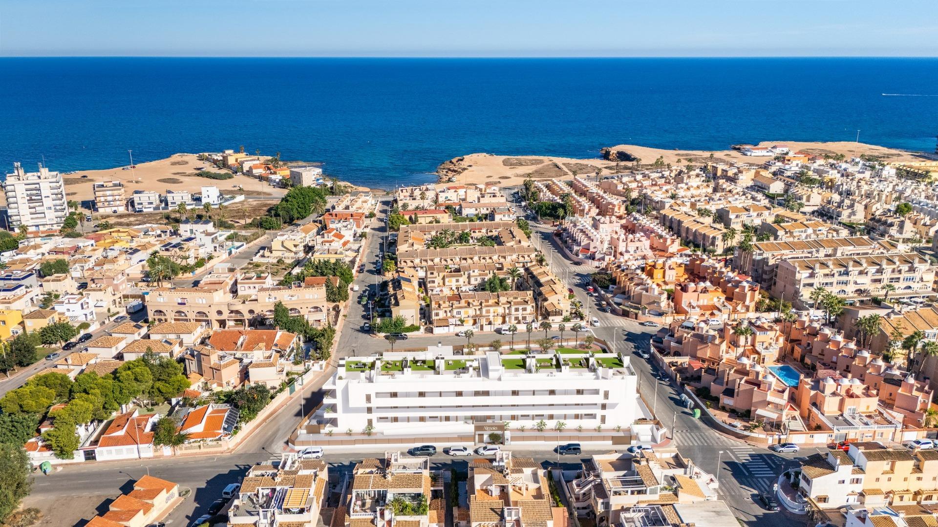 New Build Tourist Licensed Apartments 300 m from the Beach in Torrevieja — photograph 2